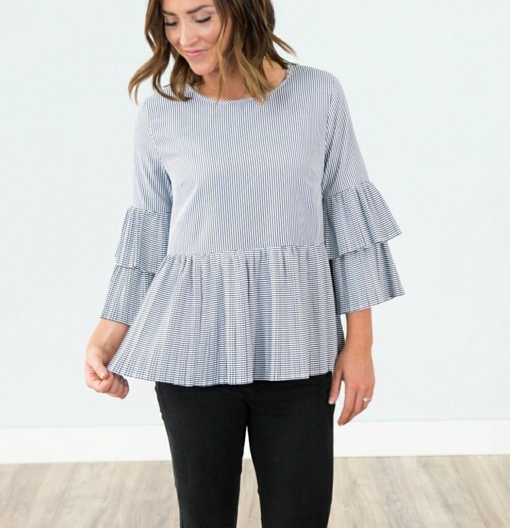 NWT Stevie Hender Blue & White Bohemian Ruffle Blouse sz Small